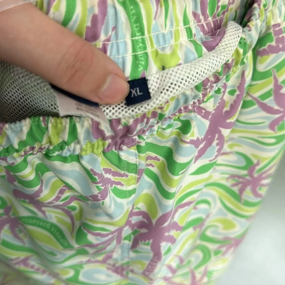 Vineyard Vines Swim Trunks Mens XL Shorts Chappy Purple Green Palm Tree 7”